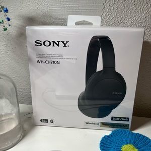 Brand new SONY CH710N wireless noise cancelling headphones